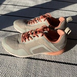 Vionic Women's JoJo Ombre Gray and Coral Pink Comfort Sneakers in Size 7.5